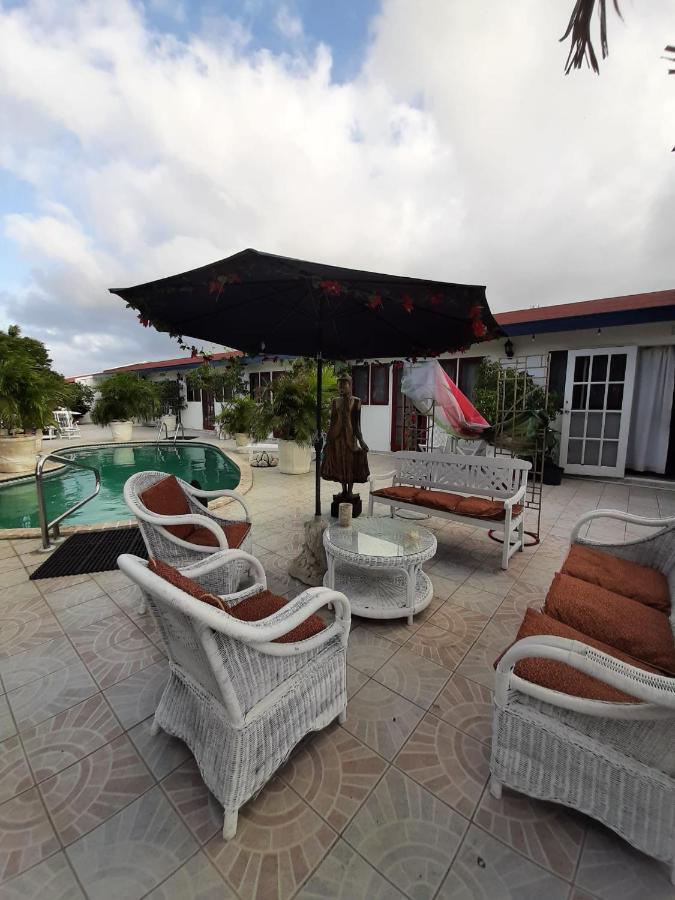 Palmita Hotel Hostel Oranjestad Exterior photo