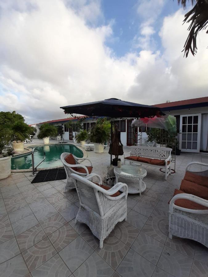 Palmita Hotel Hostel Oranjestad Exterior photo